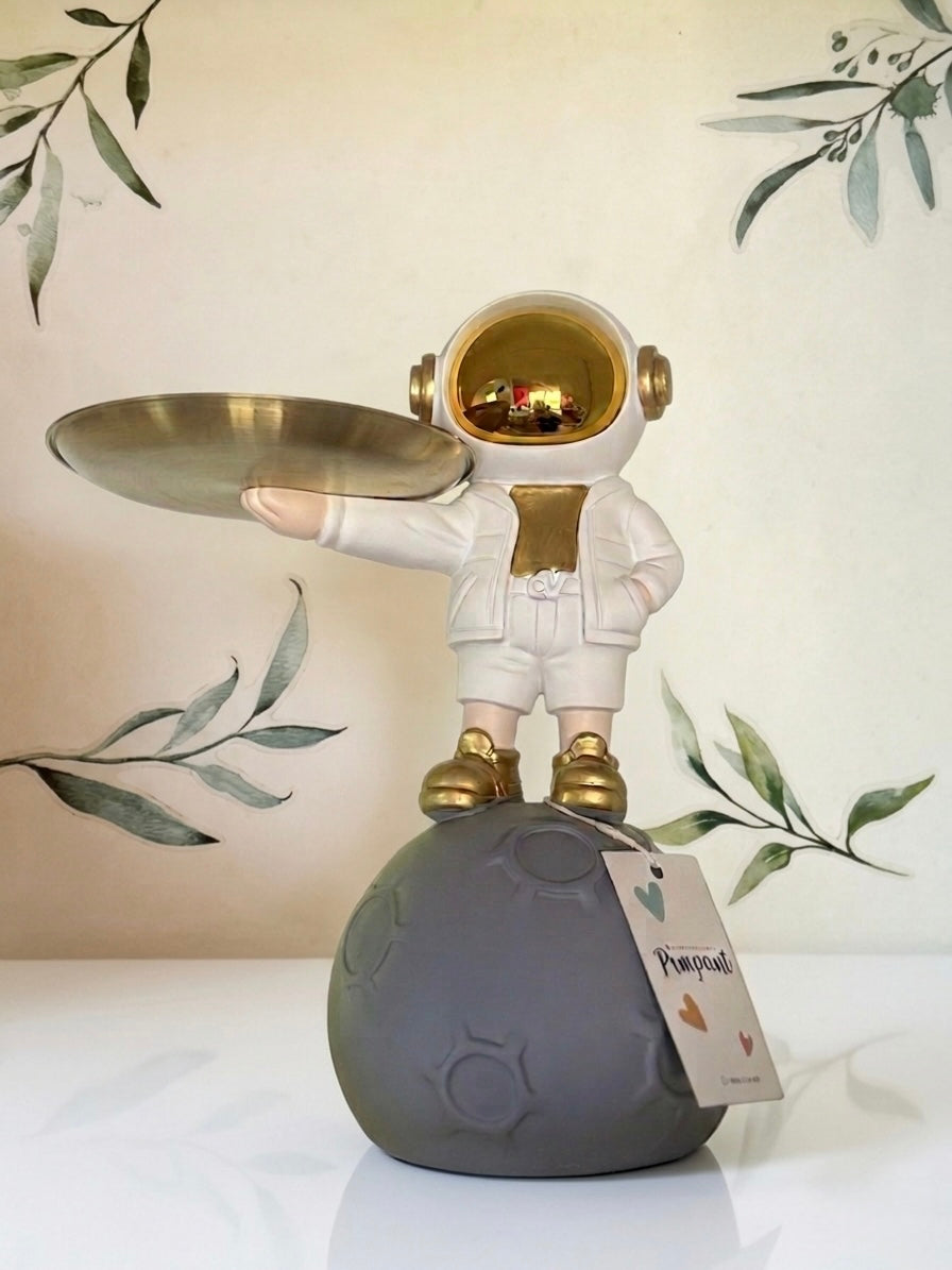 grey and white large astronaut